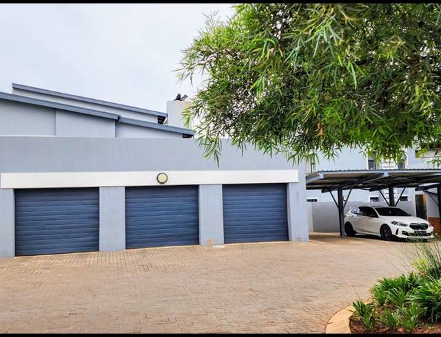 2 BEDROOM TOWNHOUSE FOR SALE IN MONTANA